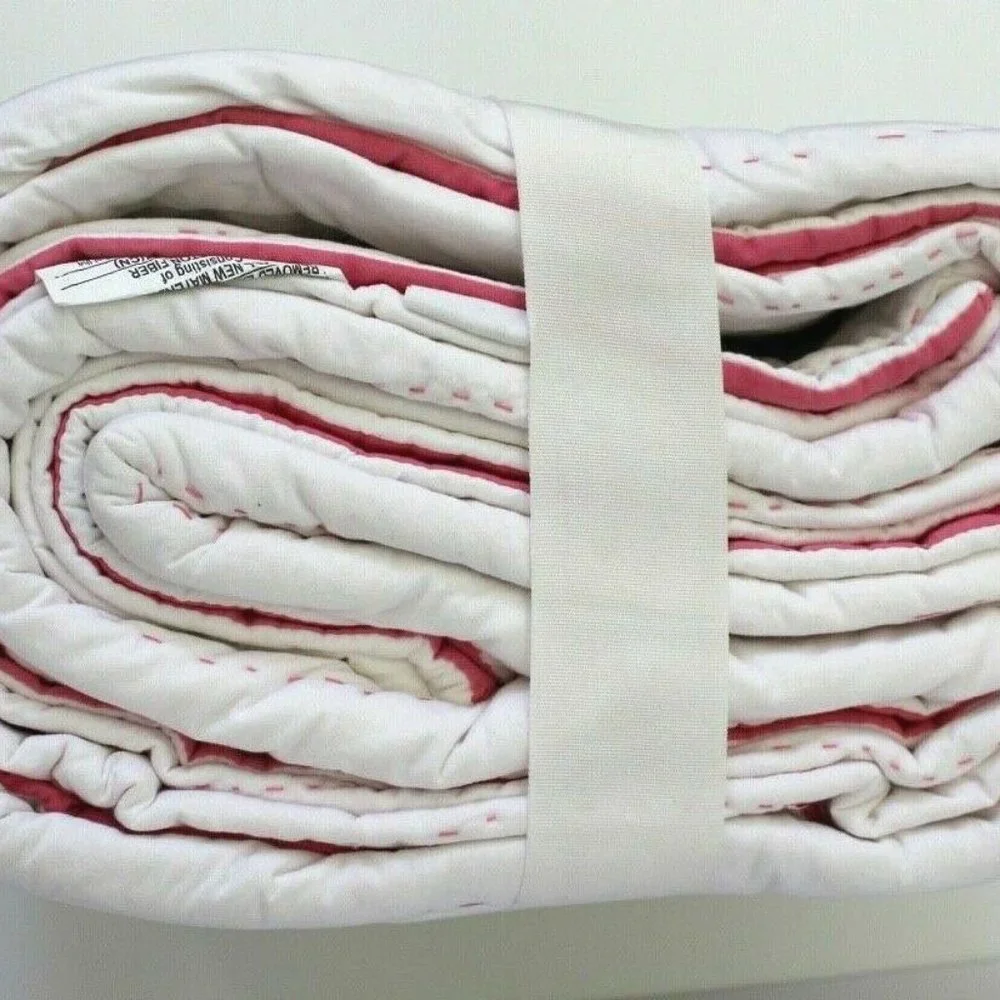 Circo Wave Collection Quilt Only Full/Queen Cameo White with Pink Purple Ribbons